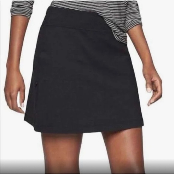 Athleta Pants - Athleta skort with zipper pocket